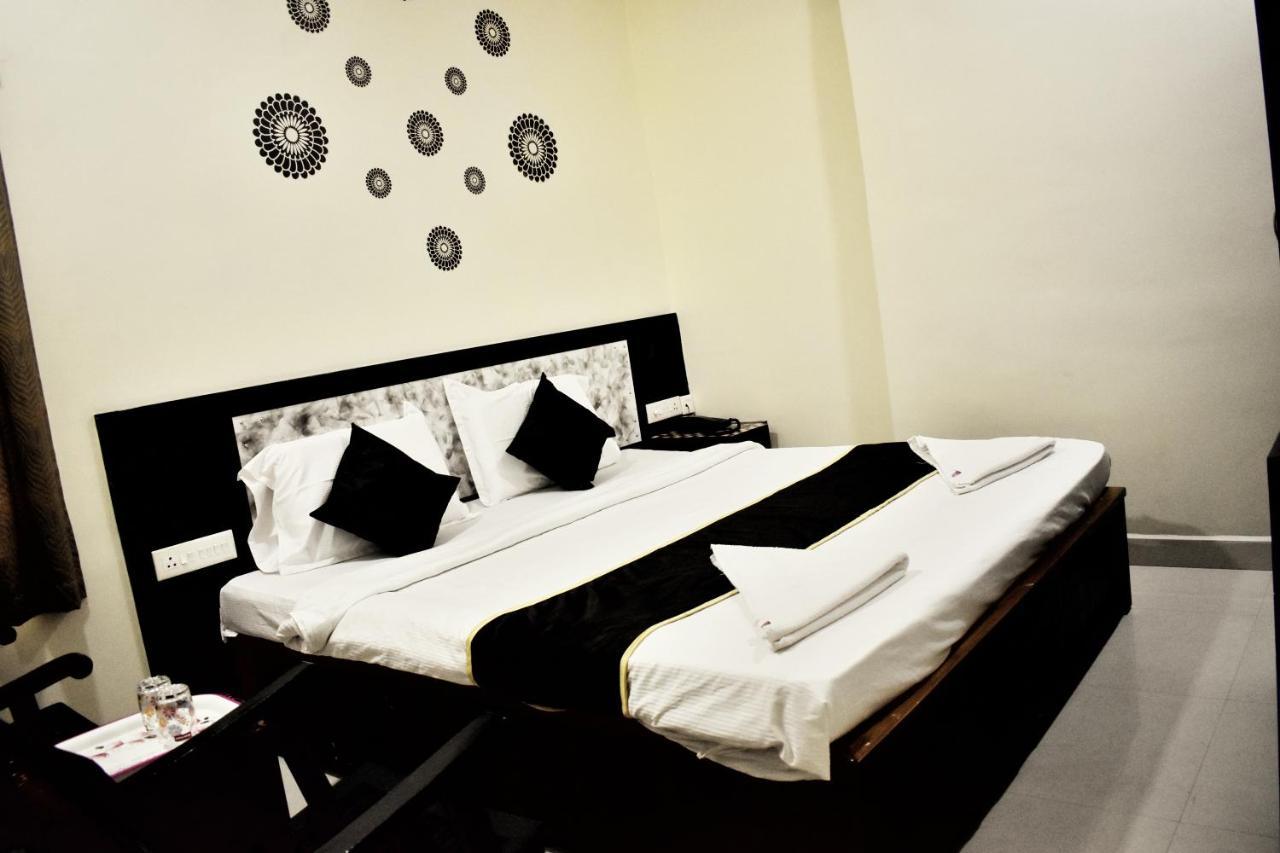 Skyotel Hotels & Banquets Vijayawāda Eksteriør bilde